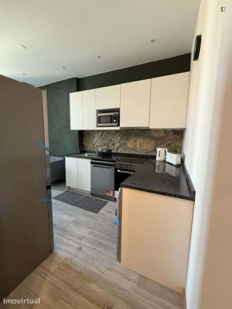 Quarto - localizado em Santa Marinha Porto - Grande imagem: 5/24