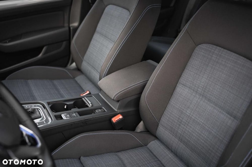 Volkswagen Passat - 21