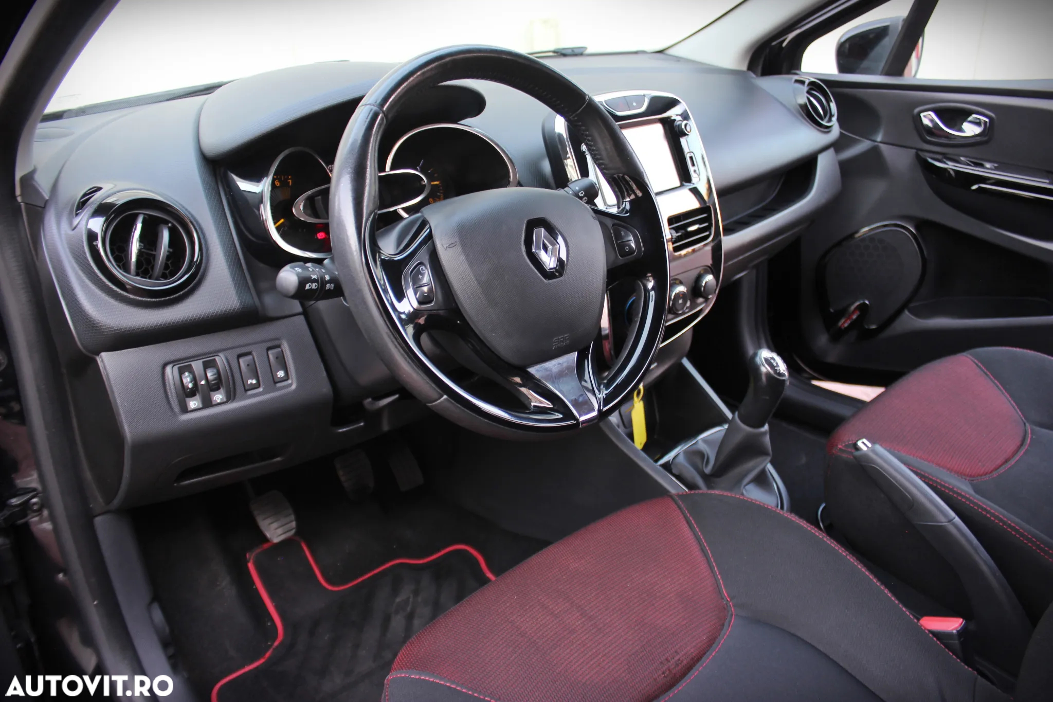 Renault Clio (Energy) TCe 90 Start & Stop LIMITED - 13