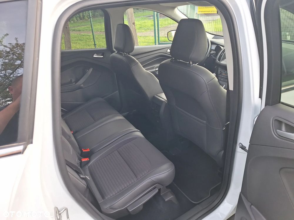 Ford Kuga - 16