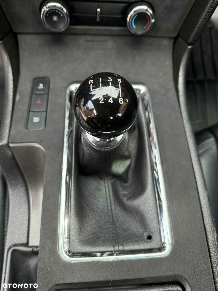 Ford Mustang 5.0 V8 GT - 10