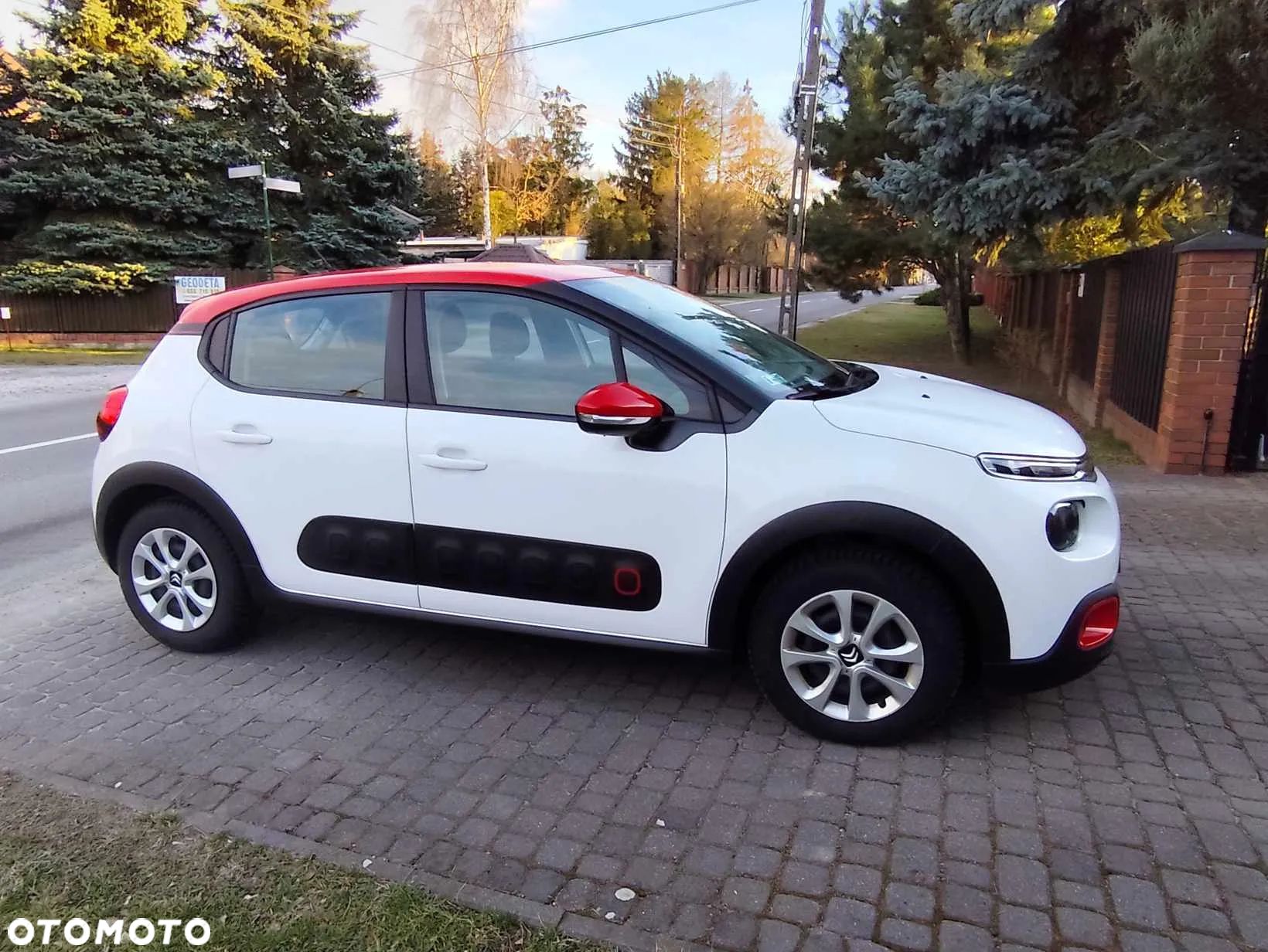 Citroën C3 1.2 PureTech Exclusive - 1