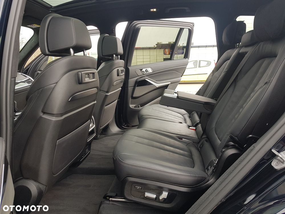 BMW X7 - 21