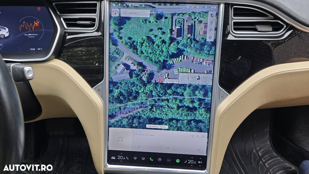 Tesla Model S Performance - 12