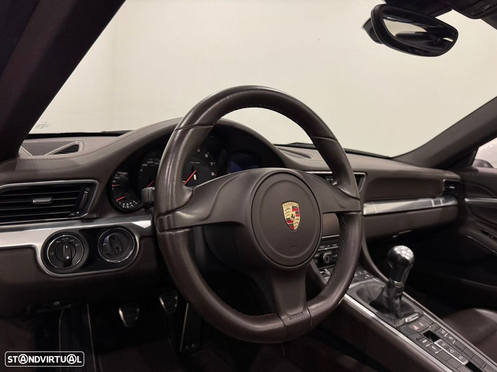 Porsche 911 (991) Carrera 2 - 41