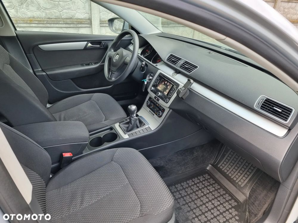 Volkswagen Passat 1.6 TDI BlueMotion - 19
