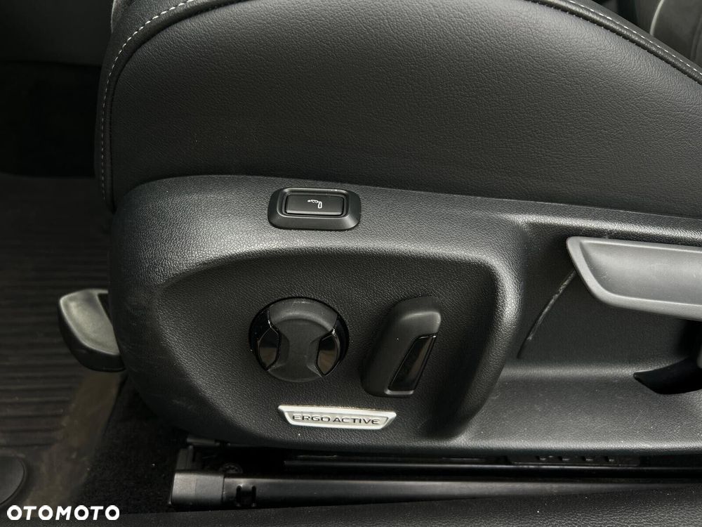 Volkswagen Passat - 16