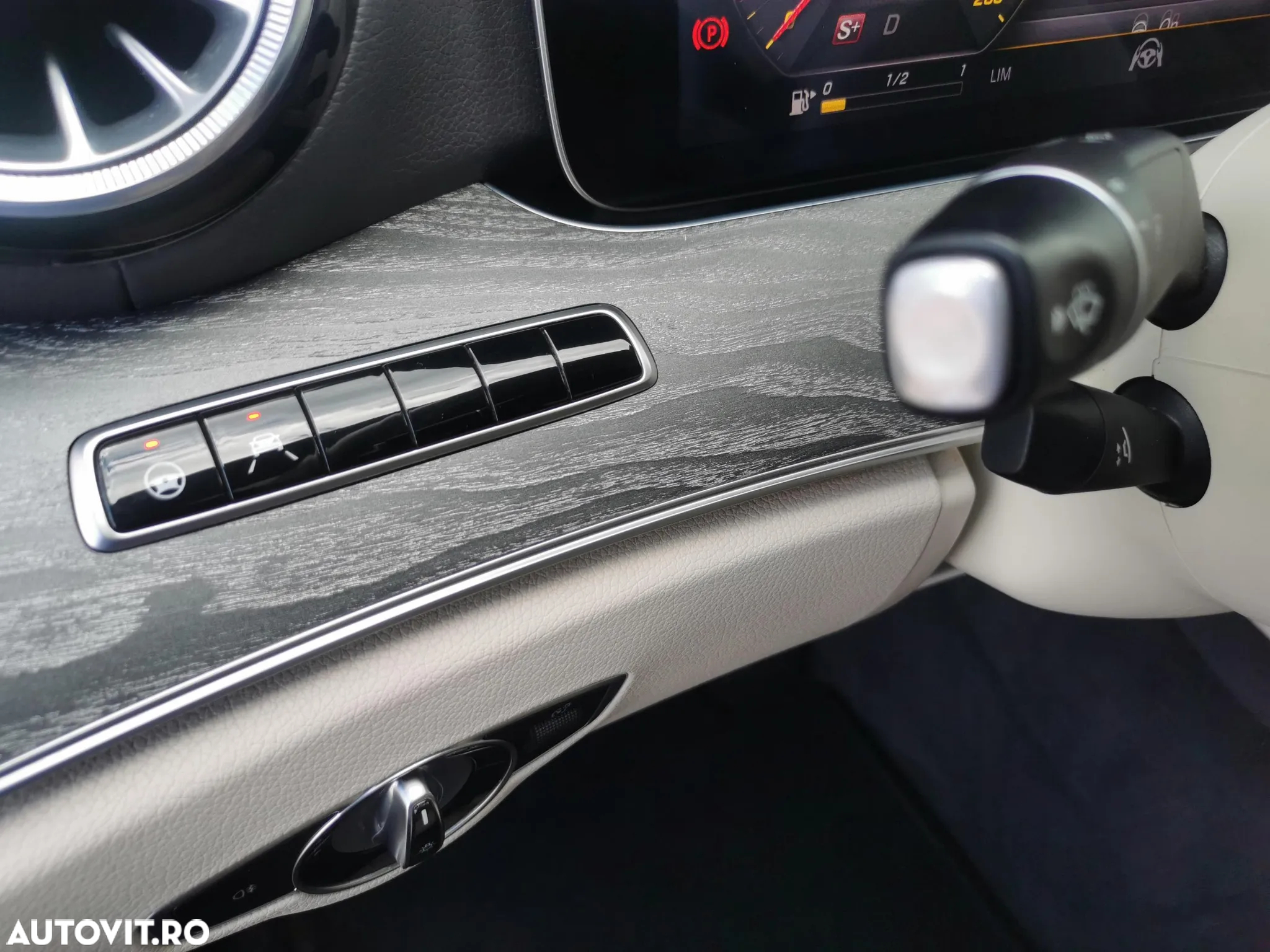 Mercedes-Benz CLS 350 9G-TRONIC AMG Line - 29