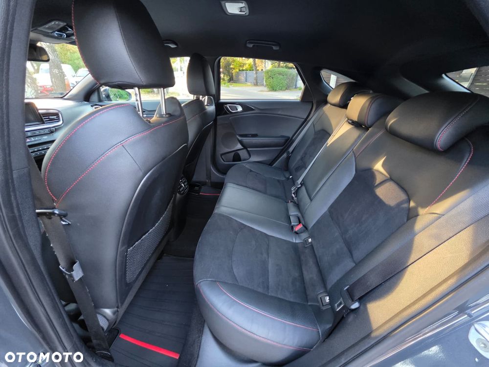 Kia ProCeed 1.6 T-GDI GT - 26