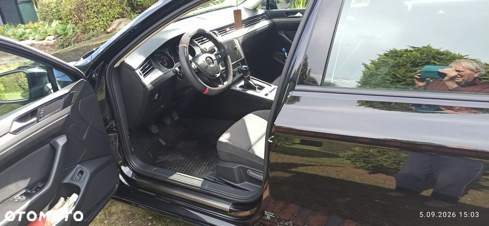Volkswagen Passat - 8