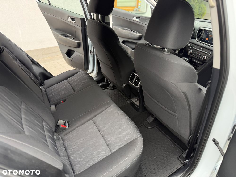 Kia Sportage 1.6 CRDI AWD Eco-Dynamics+ (48V M-H) DCT PLATINUM - 9