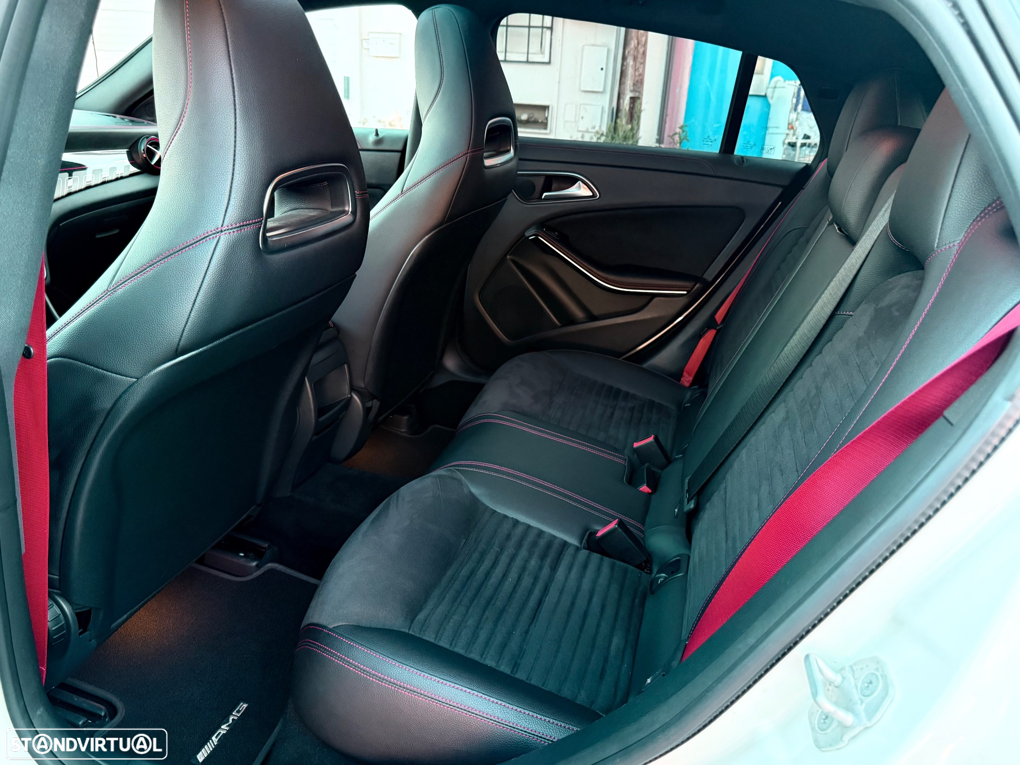 Mercedes-Benz CLA 45 AMG 4Matic Shooting Brake Speedshift 7G-DCT Night Edition - 8