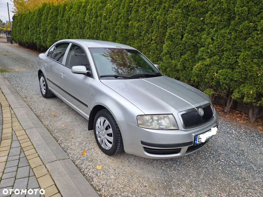 Skoda Superb 2002 photo 3