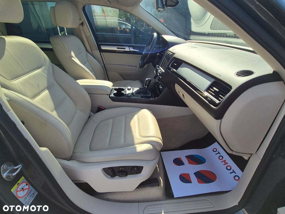 Volkswagen Touareg 3.0 V6 TDI BMT Business Line - 32