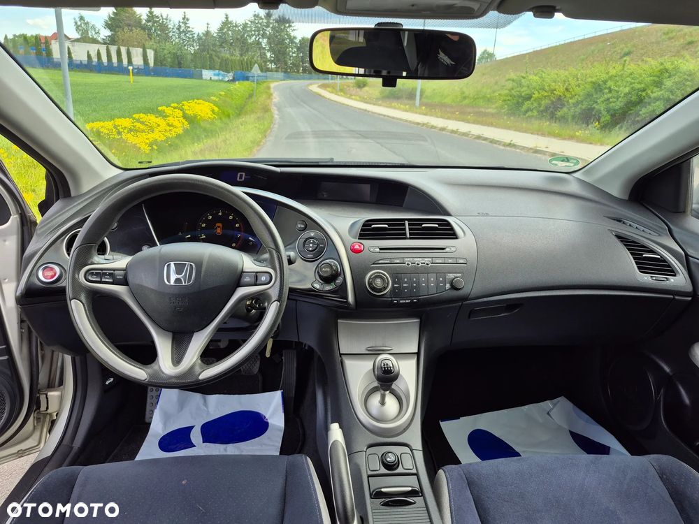 Honda Civic 1.4i-DSi - 8