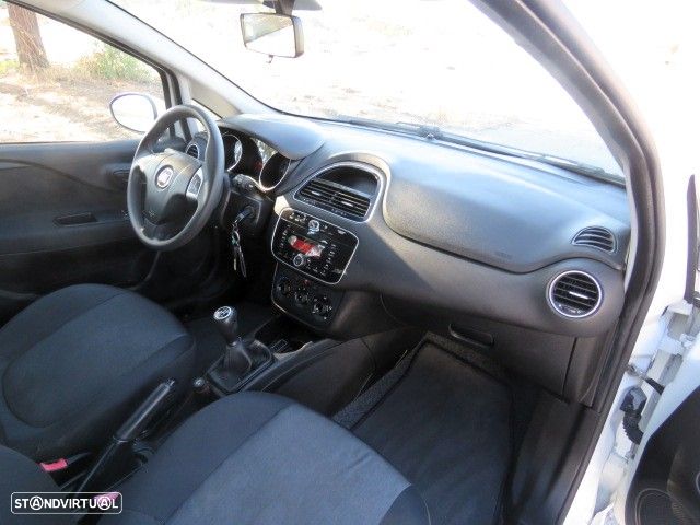 Fiat Punto 2015 photo 5