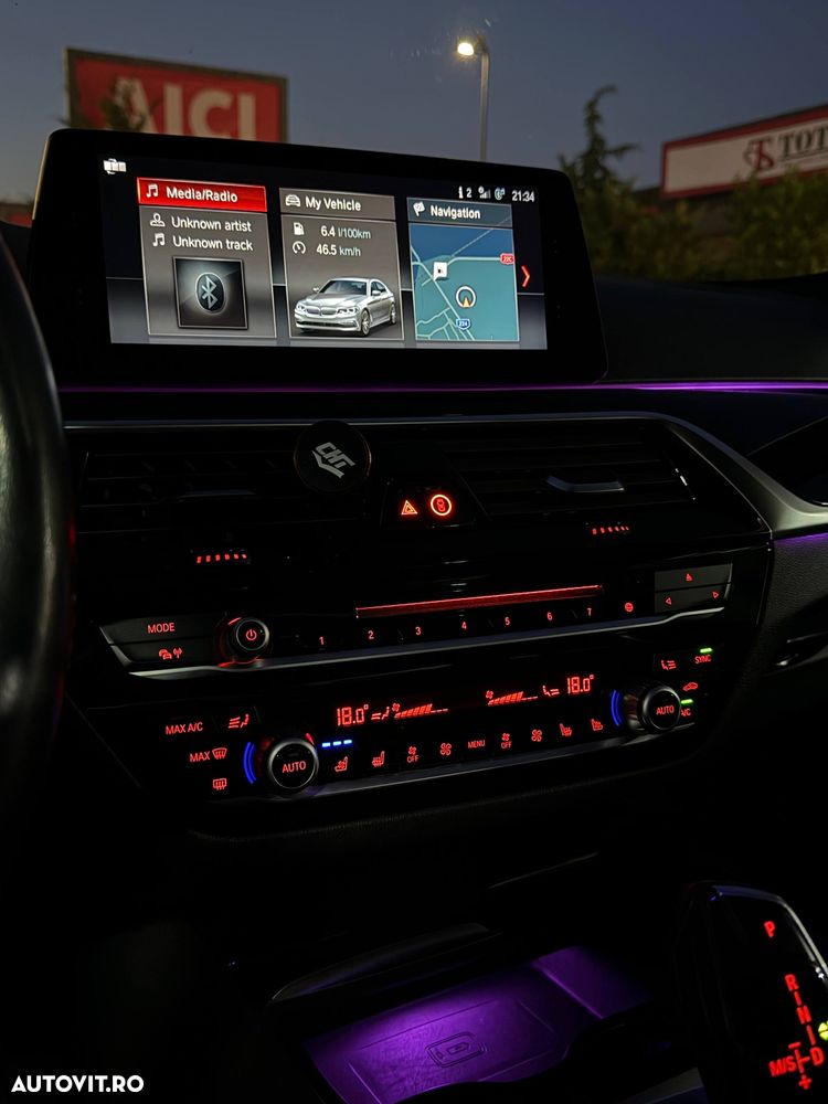 BMW Seria 5 520d xDrive AT - 24