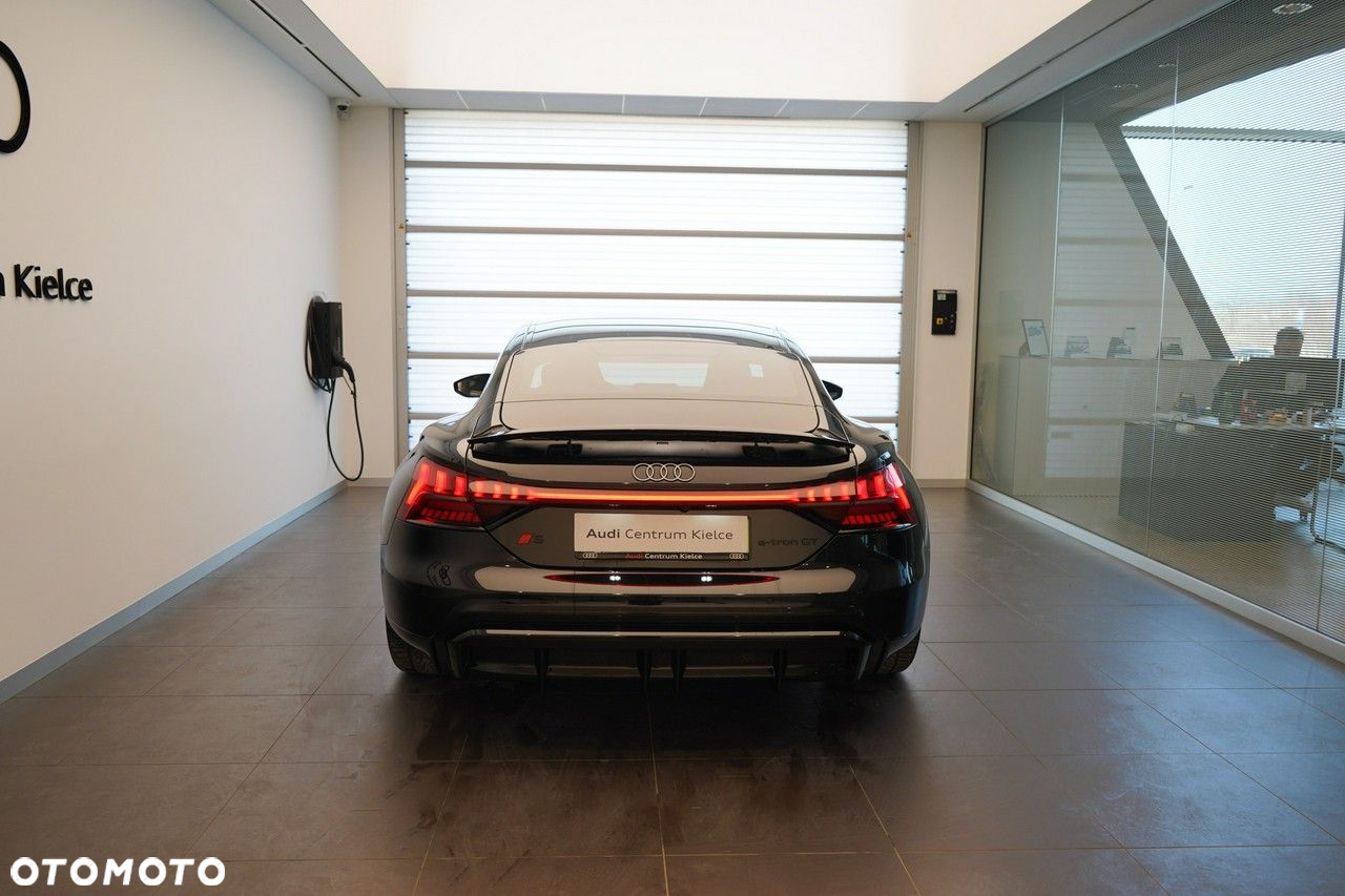 Audi e-tron GT - 4