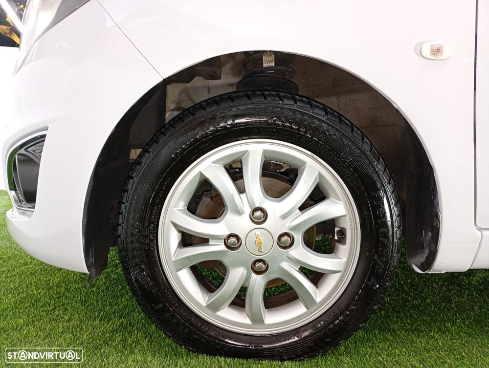 Chevrolet Spark 1.0 L Bi-Fuel - 34