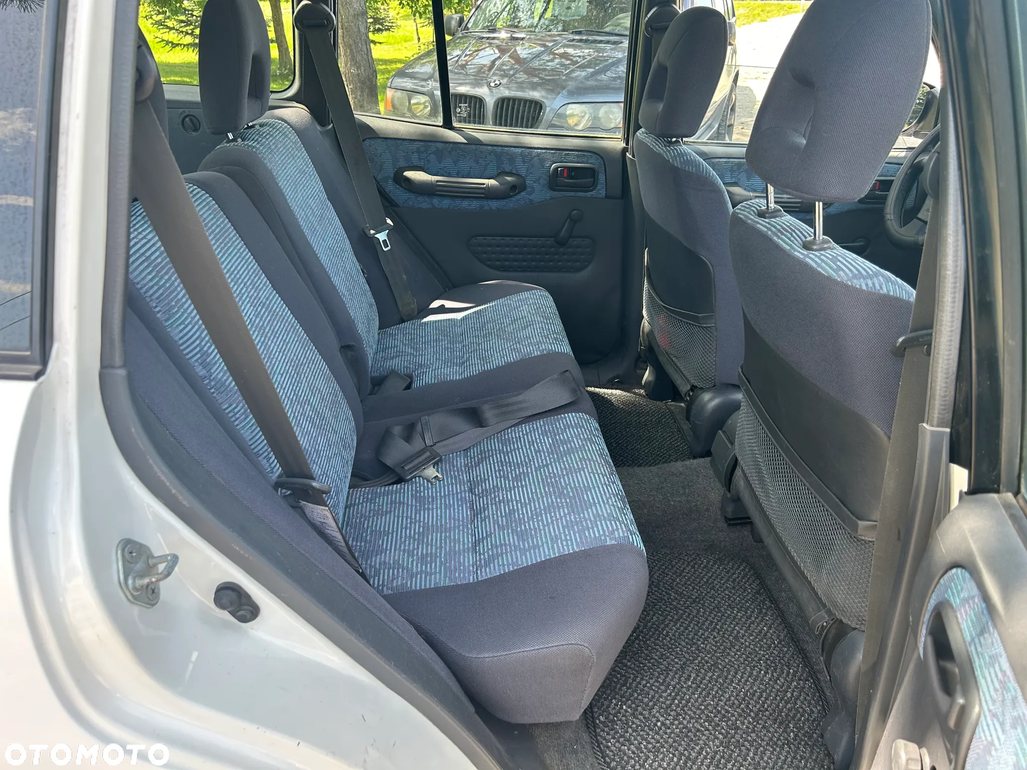 Toyota RAV4 2.0 - 12