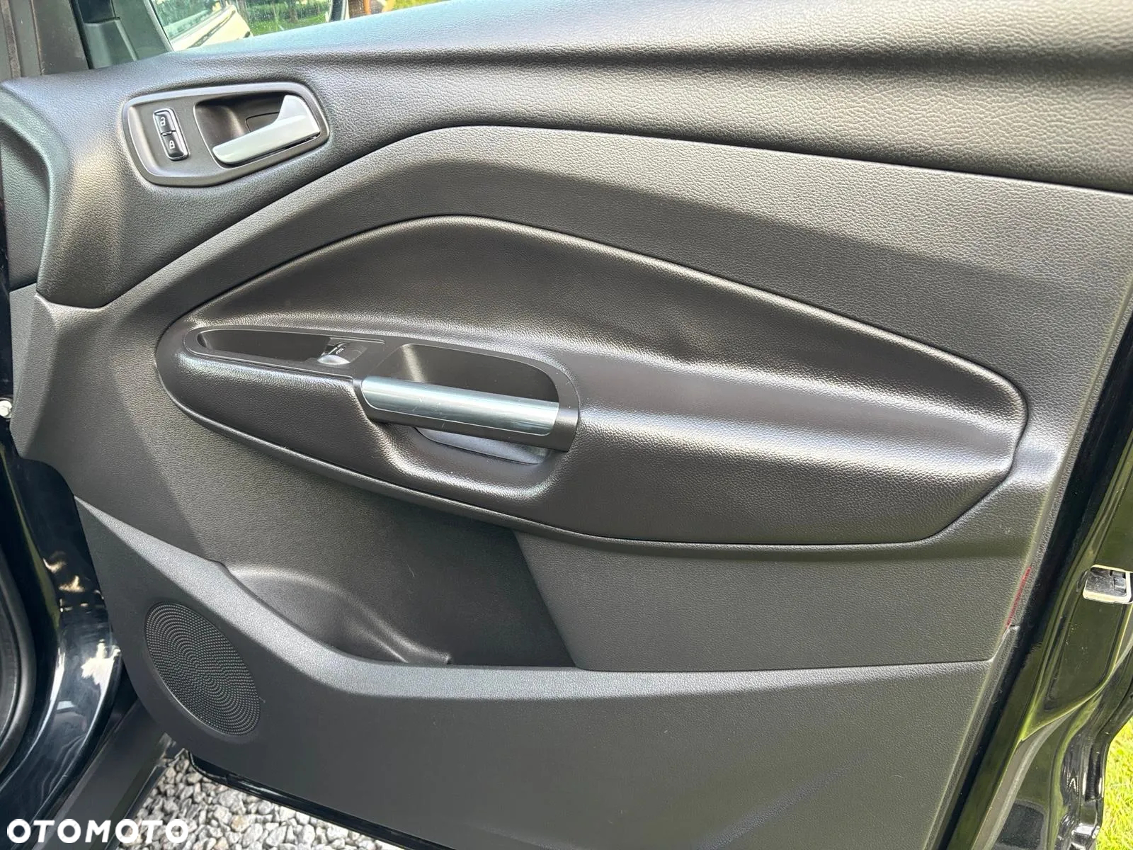 Ford Kuga 1.6 EcoBoost 2x4 SYNC - 25
