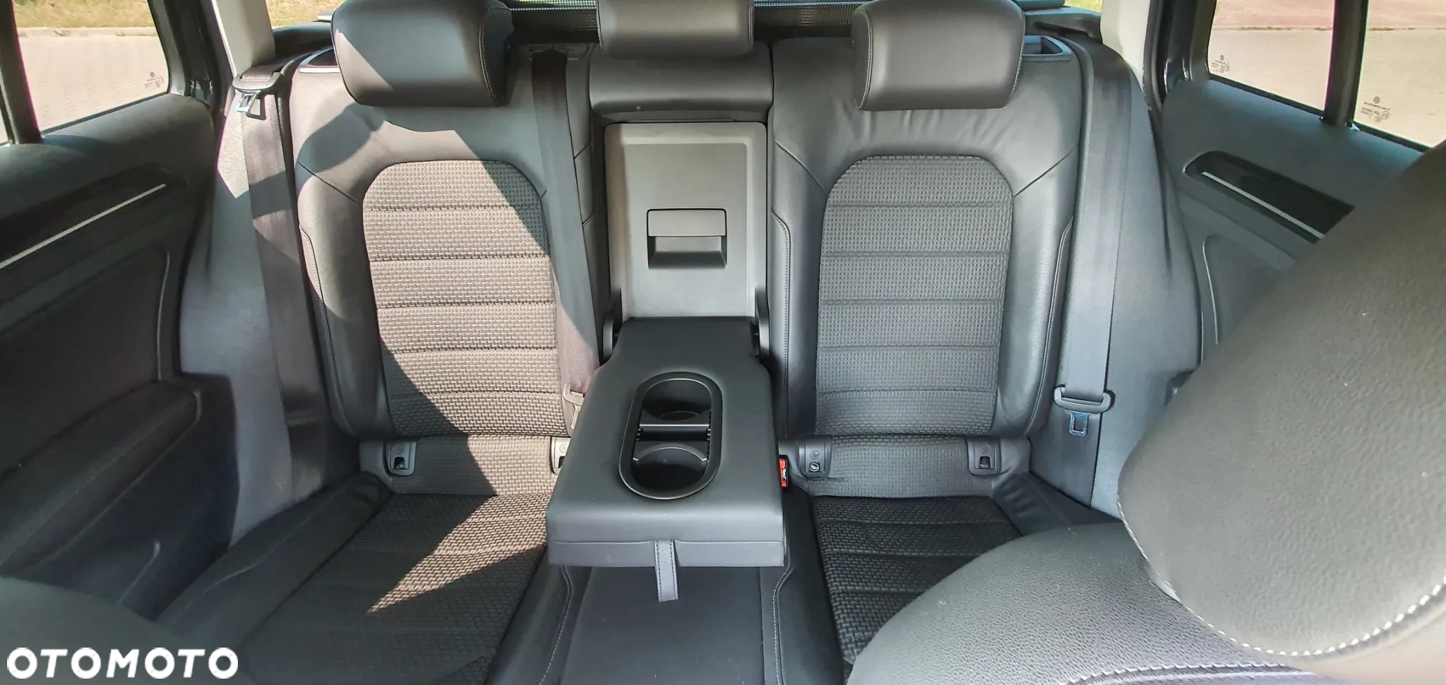 Volkswagen Golf - 24