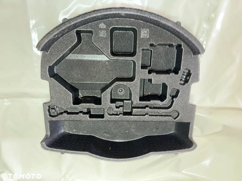 Wkład kompresora |  styropian bagażnika | Toyota RAV 4 | RAV4 V - 64993-42011 - 1