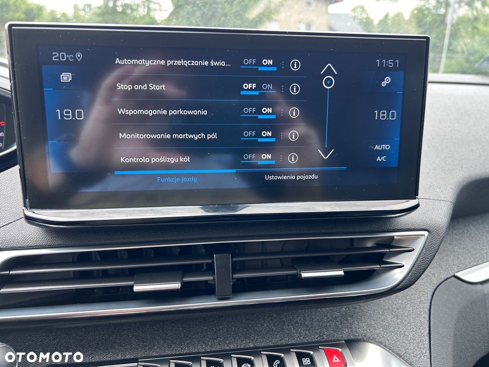 Peugeot 3008 1.2 PureTech Allure Pack S&S EAT8 - 33