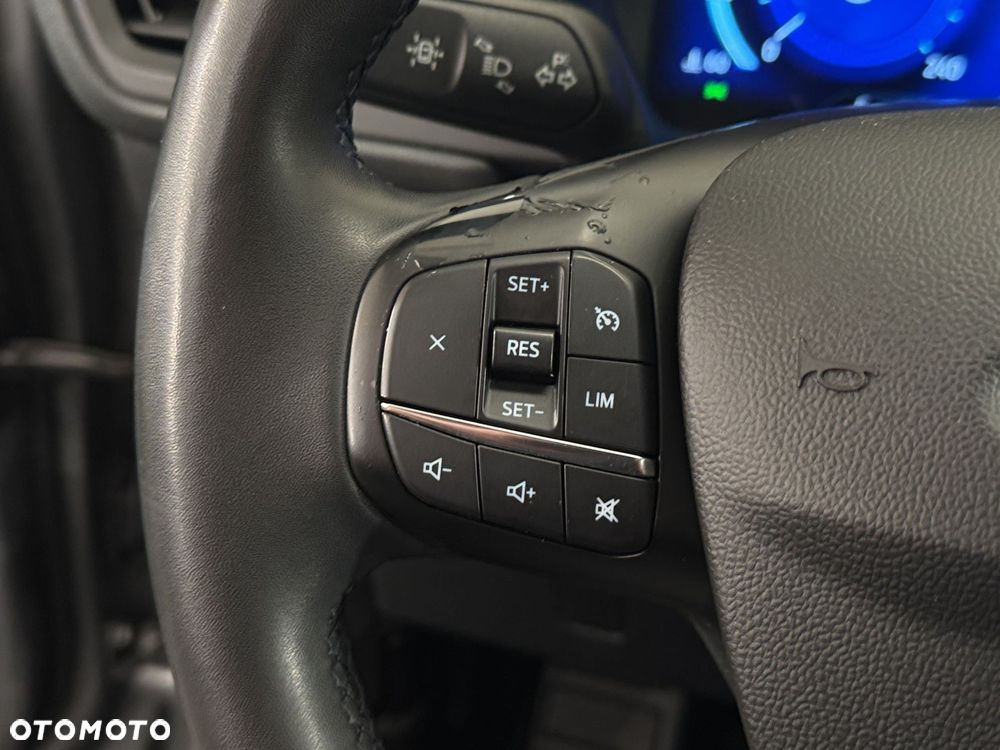 Ford Kuga - 17