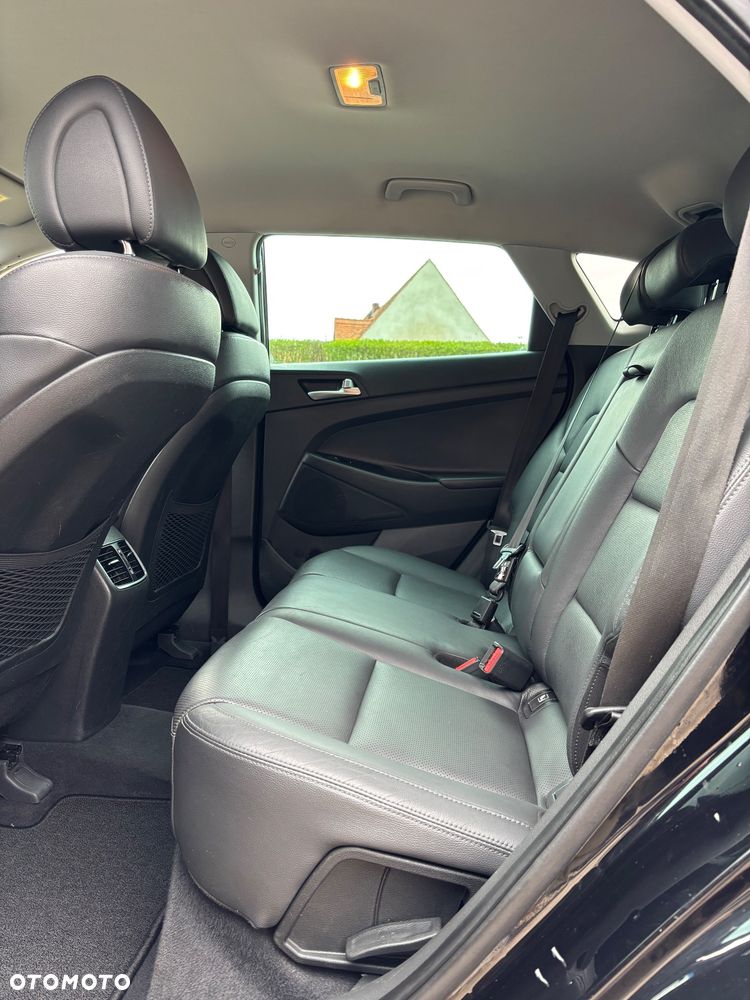 Hyundai Tucson 2.0 CRDI BlueDrive Style 2WD - 12