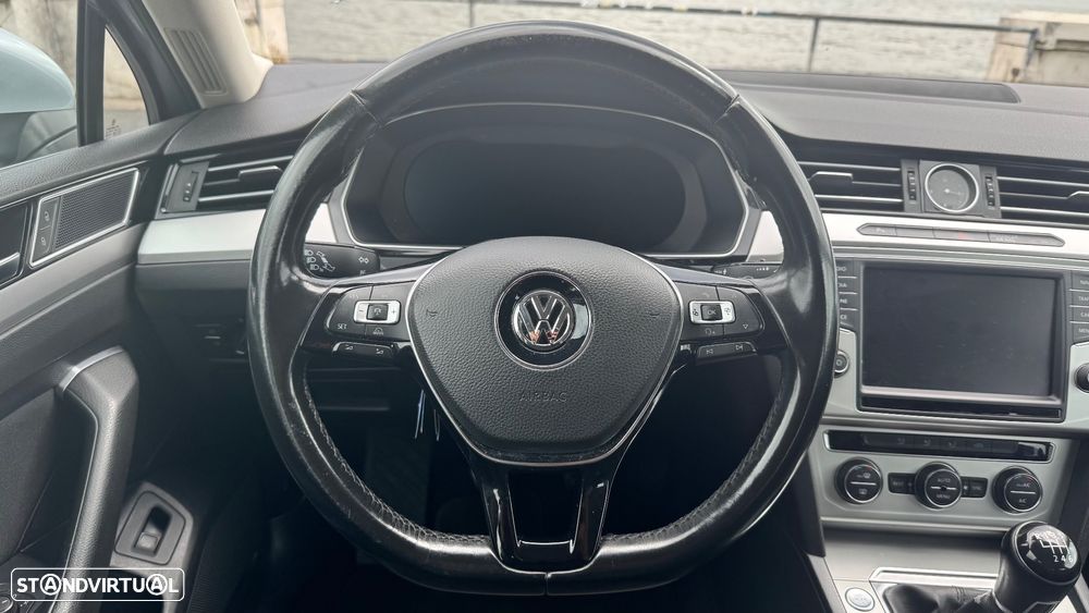 VW Passat Variant 1.6 TDI BlueMotion - 20