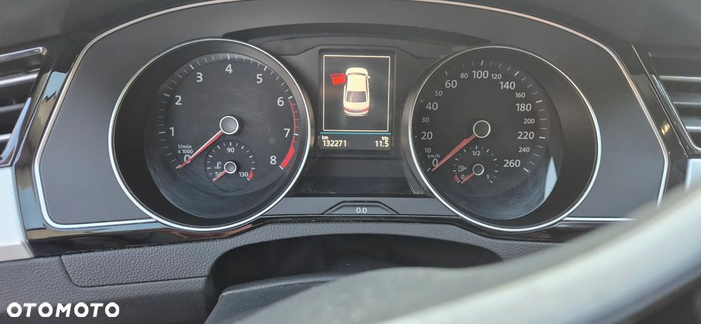 Volkswagen Passat - 13