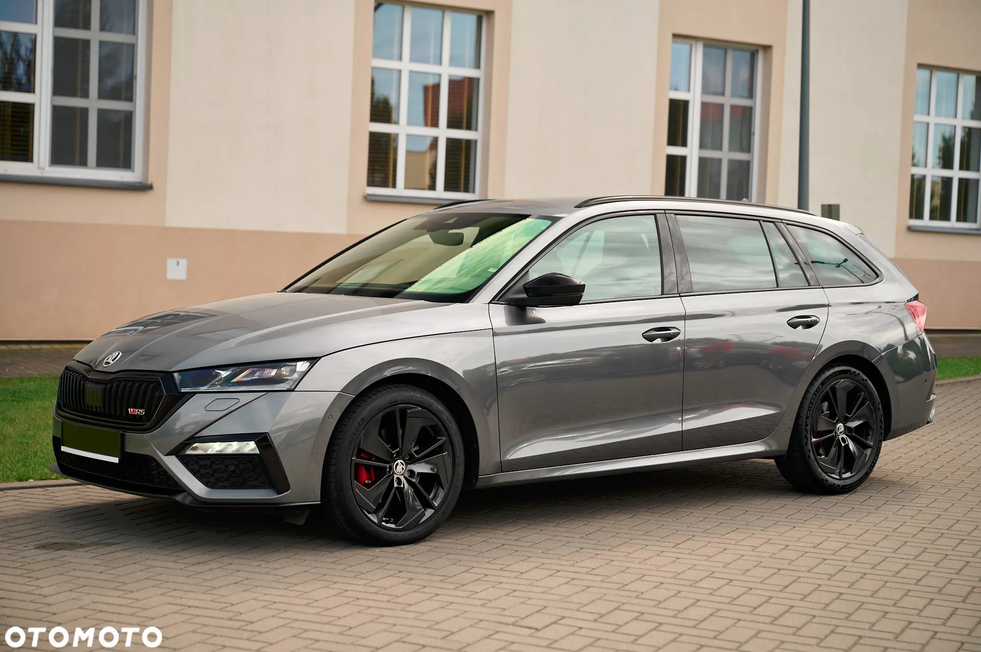 Skoda Octavia Combi 2.0 TDI DSG RS - 10