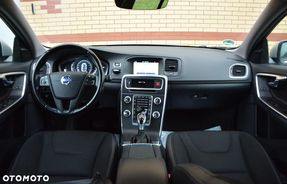 Volvo V60 D4 Geartronic Summum - 15