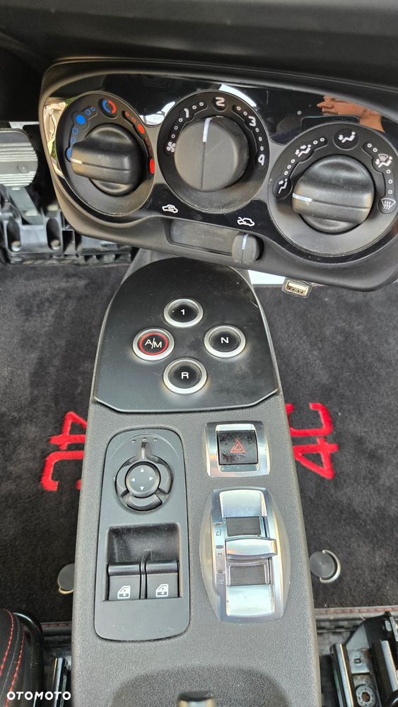 Alfa Romeo 4C - 32