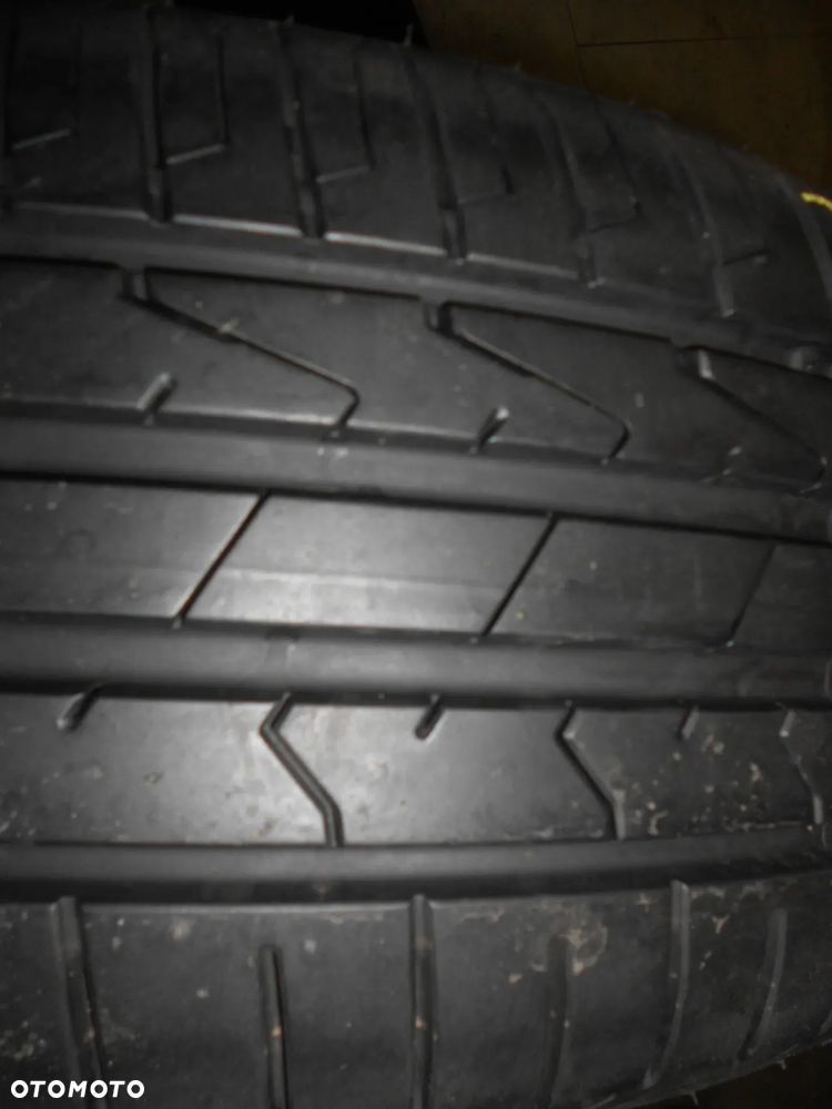 OPONY 215/55R17 HANKOOK VENTUS PRIME 3 DOT 4122 / 5121 7.9MM - 3