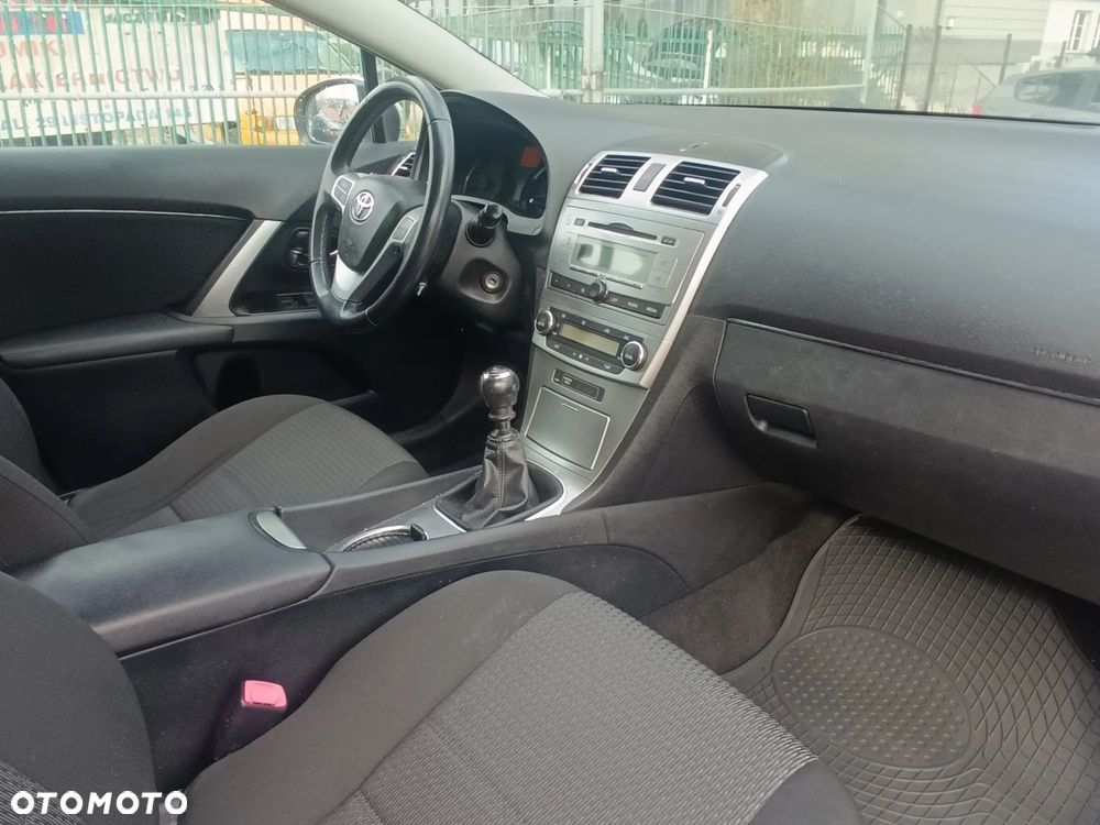 Toyota Avensis 2.0 D-4D Luna - 4