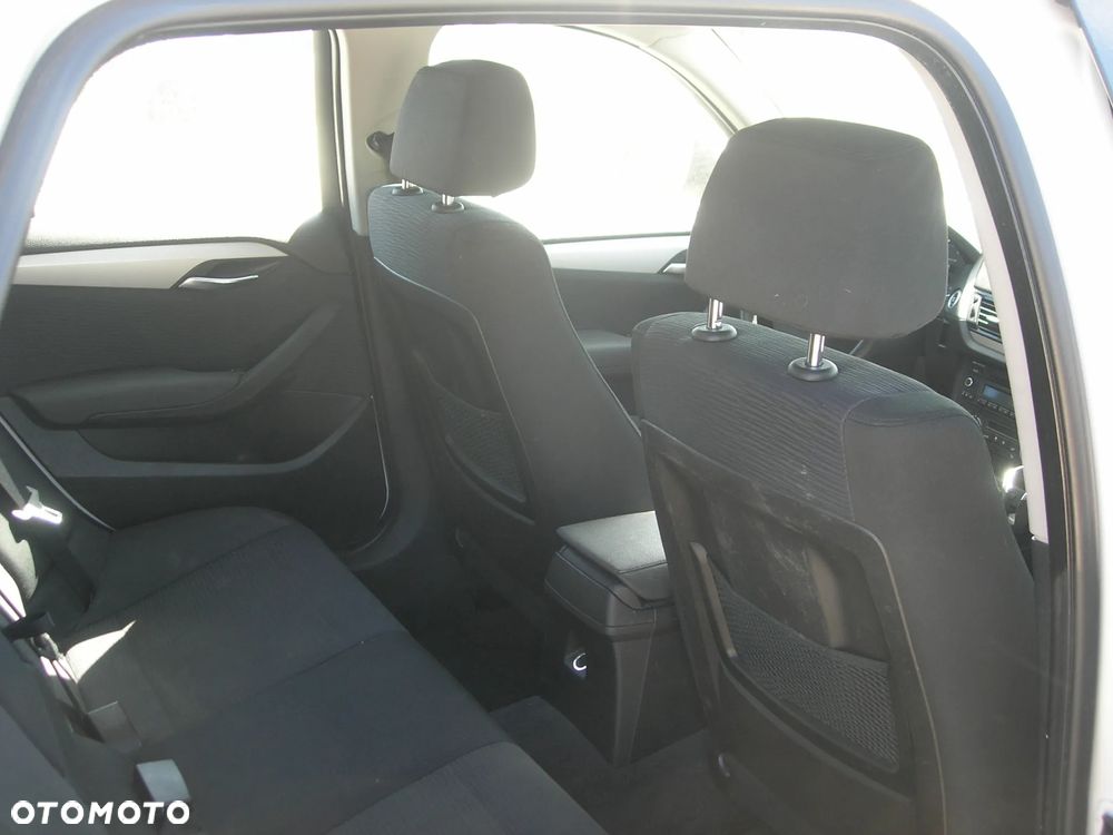 BMW X1 sDrive18d xLine - 19