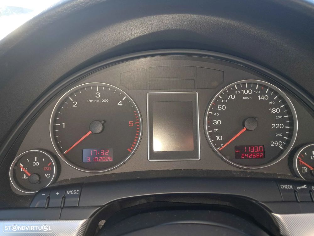 Audi A4 Avant 2.0 TDi S-line - 8