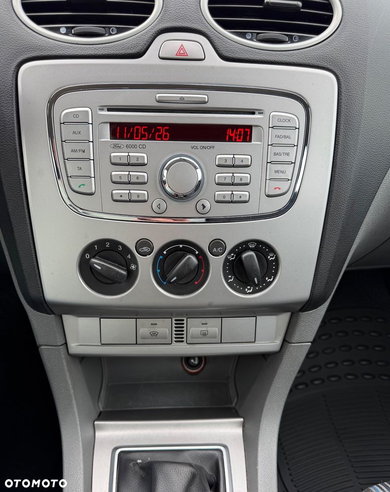 Ford Focus 1.4 16V Style+ - 19