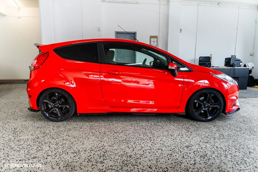 Ford Fiesta 1.6 EcoBoost ST - 4