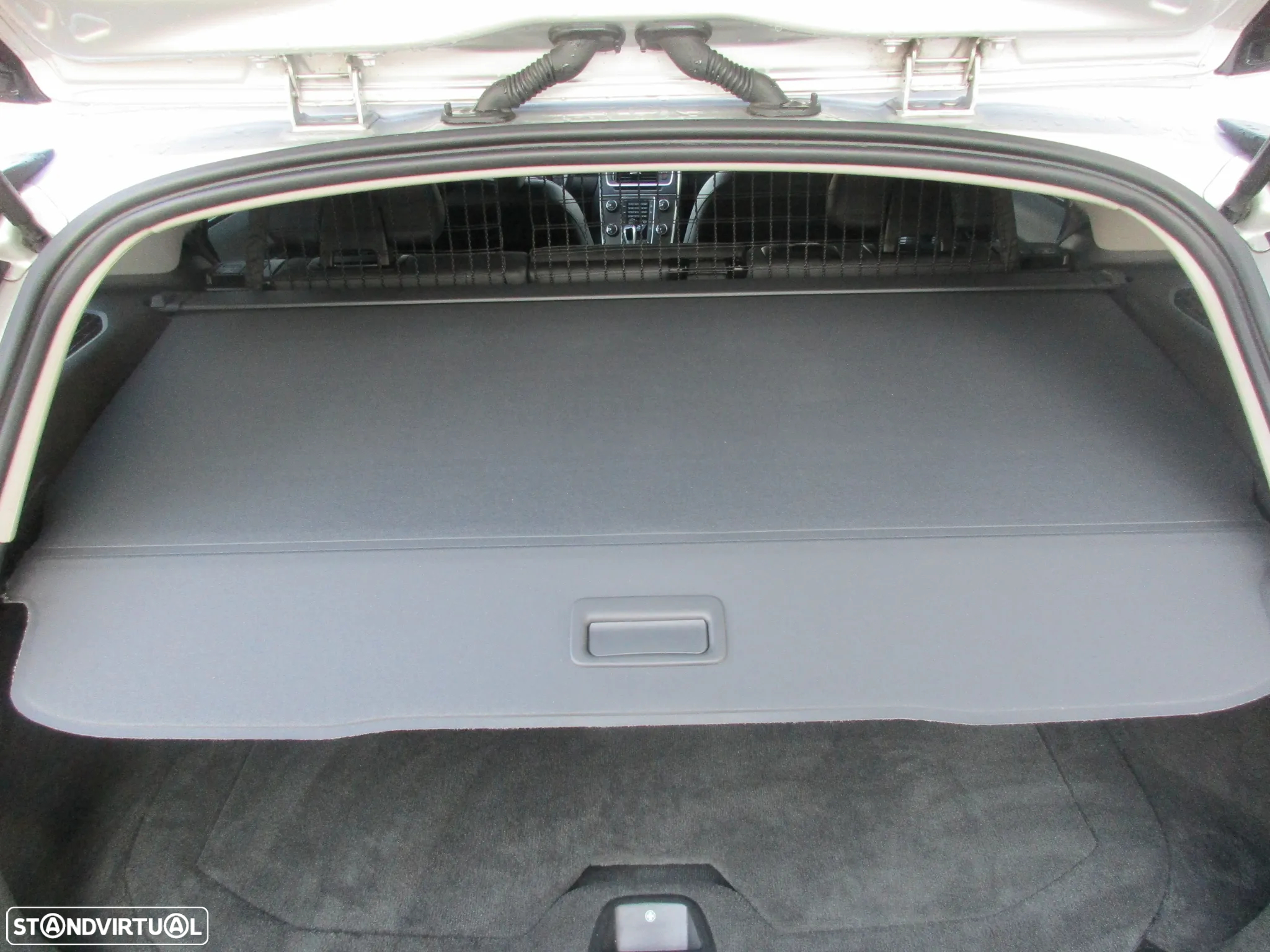Volvo V60 2.0 D4 Momentum - 6