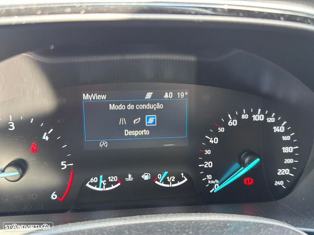 Ford Focus 1.5 TDCi ECOBlue ST-Line - 12
