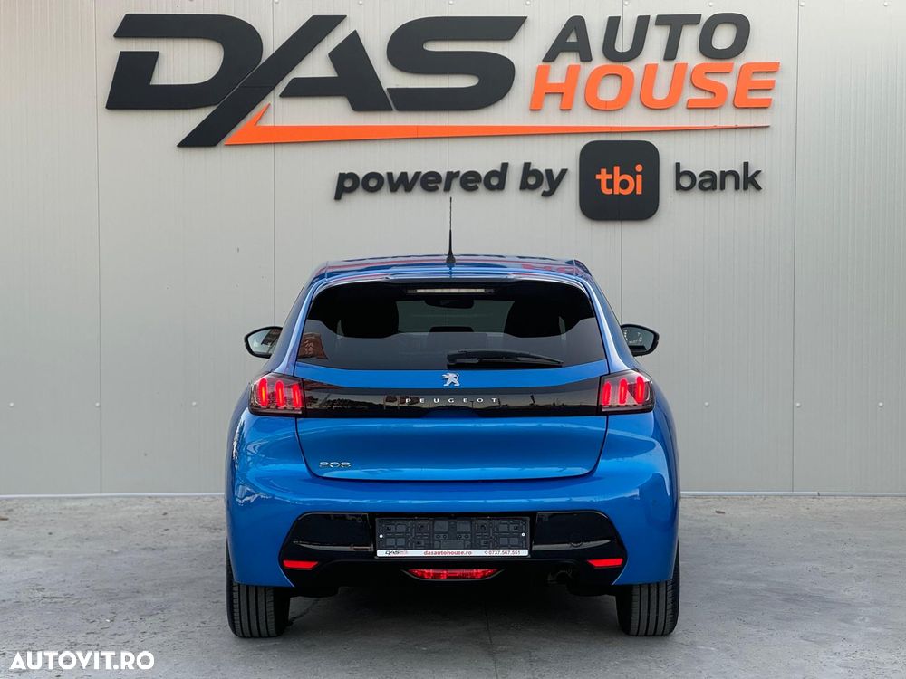 Peugeot 208 - 8