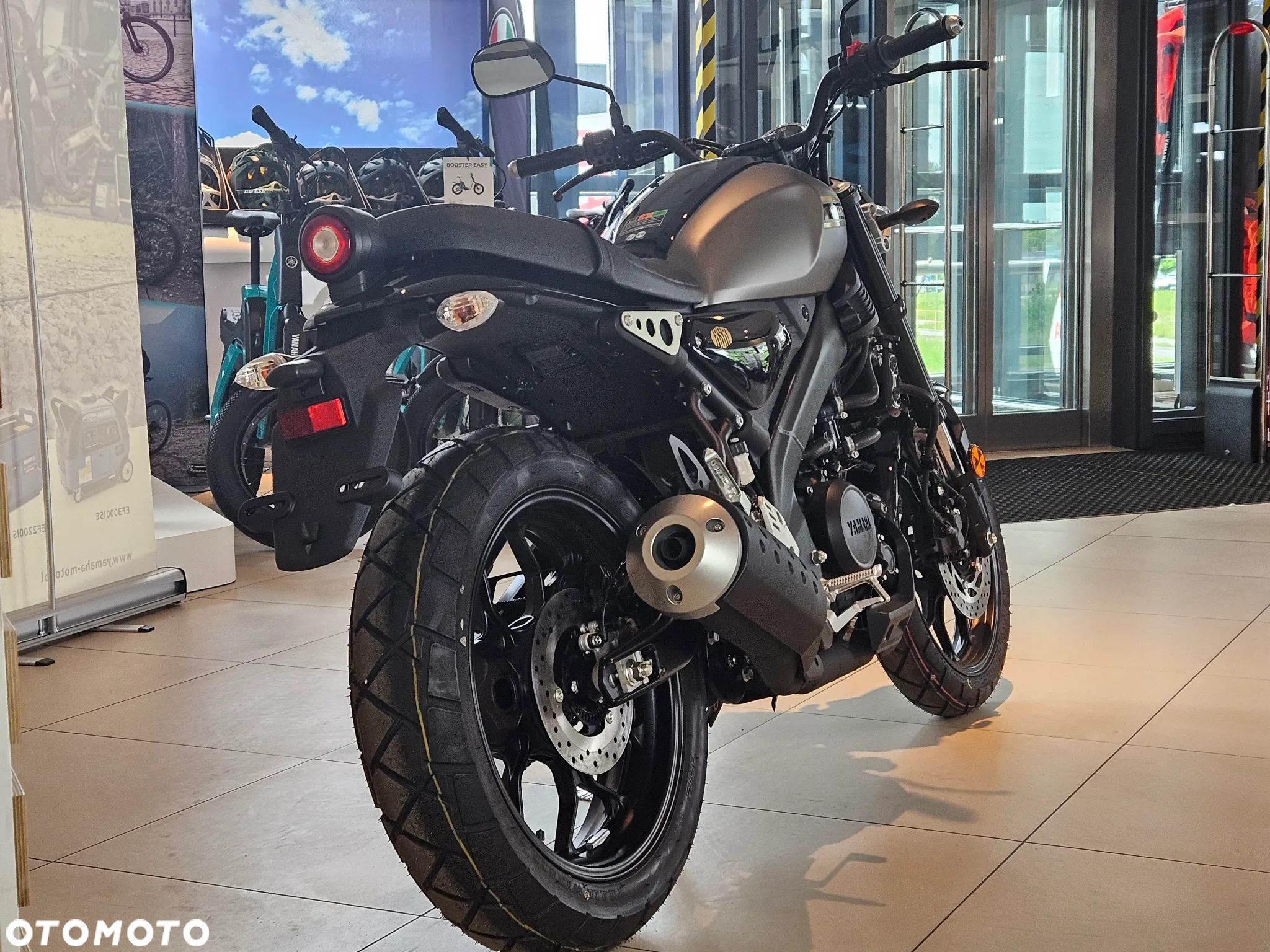Yamaha XSR - 8