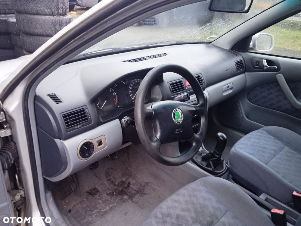 Na części Skoda Octavia kombi SLX 2.0 8V silnik AQY skrzynia EMR kolor 9102 - 10