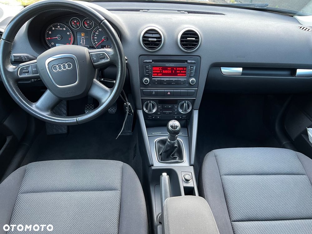 Audi A3 Sportback 1.6 Ambiente - 6