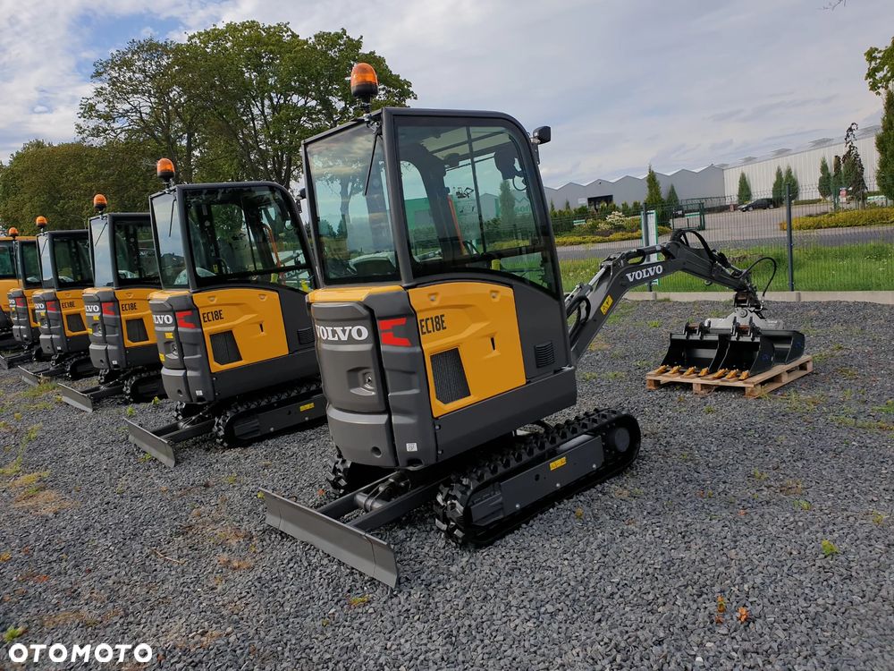 Volvo EC18E, DŁUGIE RAMIĘ, DODATKOWA PRZECIWWAGA, ROZSUWANE GĄSIENICE, 3 ŁYŻKI + SZYBKOZŁĄCZE VOLVO, NOWA DOSTĘPNA OD RĘKI, GWARANCJA Volvo Polska - 3