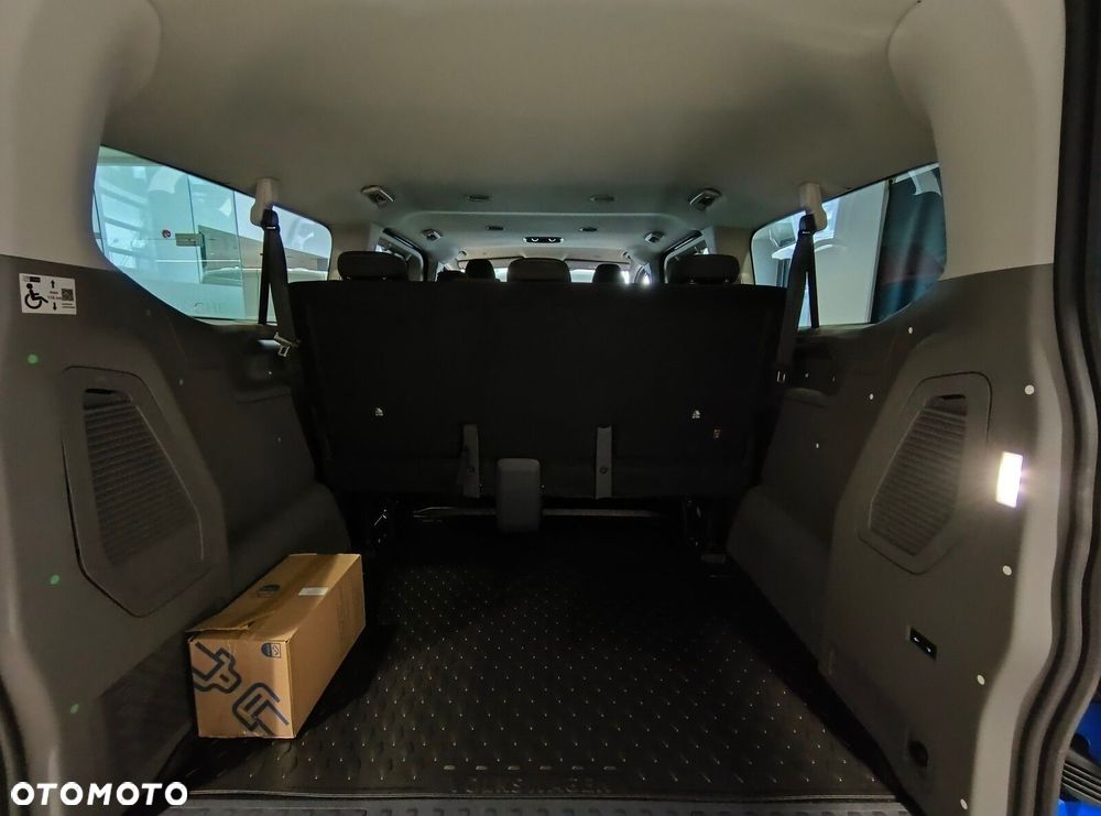 Volkswagen Caravelle - 7