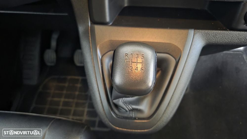 Opel Vivaro - 15